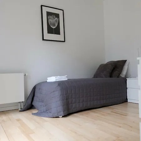 Three Bedroom In S, Cf Mllers Alle 56 *